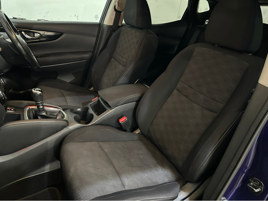 2015 Nissan Qashqai - image 8