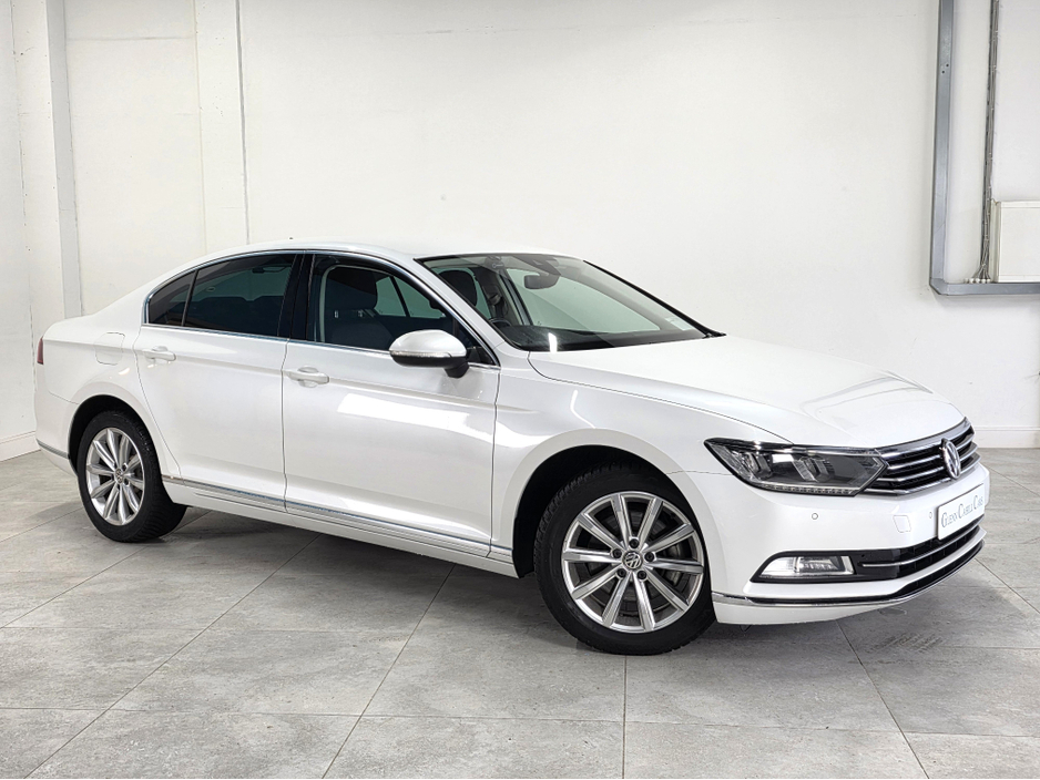2020 Volkswagen Passat - image 5