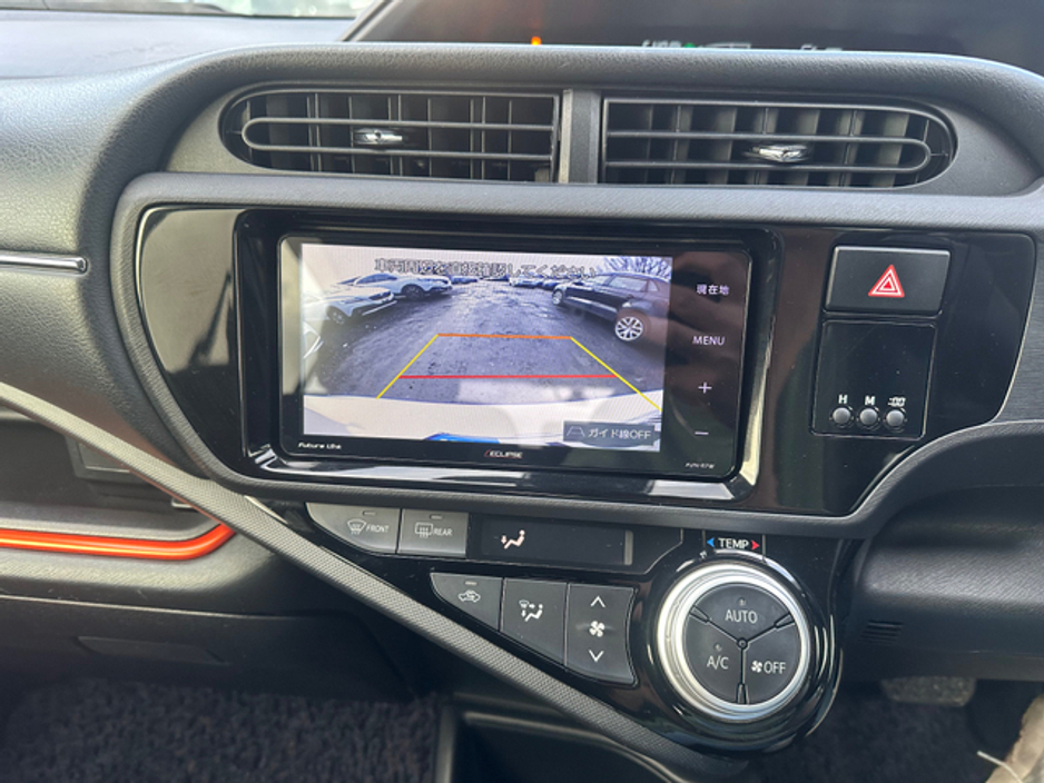 2017 Toyota Aqua - image 18