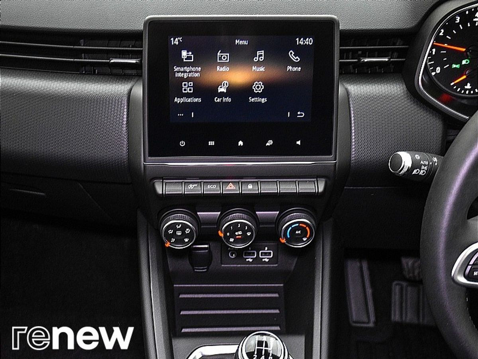 2022 Renault Clio Dynamique TCe 90 €15,990