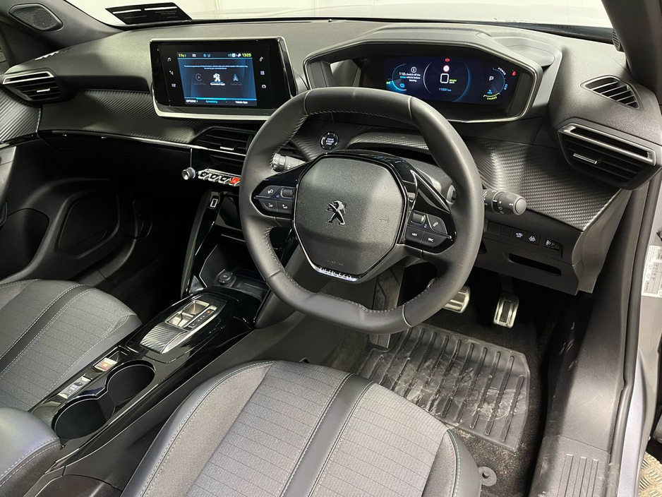 2023 Peugeot 2008 - image 9