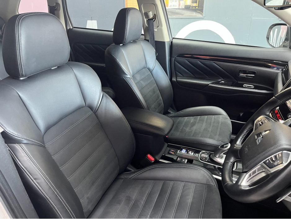 2020 Mitsubishi Outlander 2020 MITSUBISHI OUTLANDER PHEV 2.4L HYBRID / 48K KMS / ADAPTIVE CRUISE CONTROL, HEATED SEATS, REVERSE CAMERA & MORE €23,950