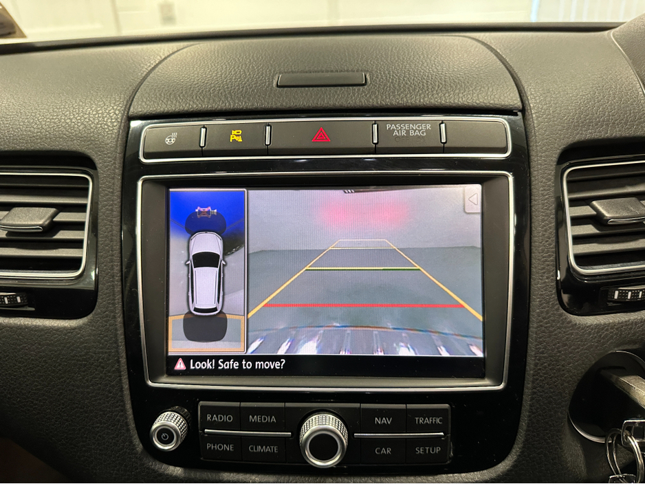 2015 Volkswagen Touareg CV 3.0 TDI 262BHP V6 5DR AUTO VW/AUDI SPECIALISTS WWW.DENISDARCYCARS.IE €20,950