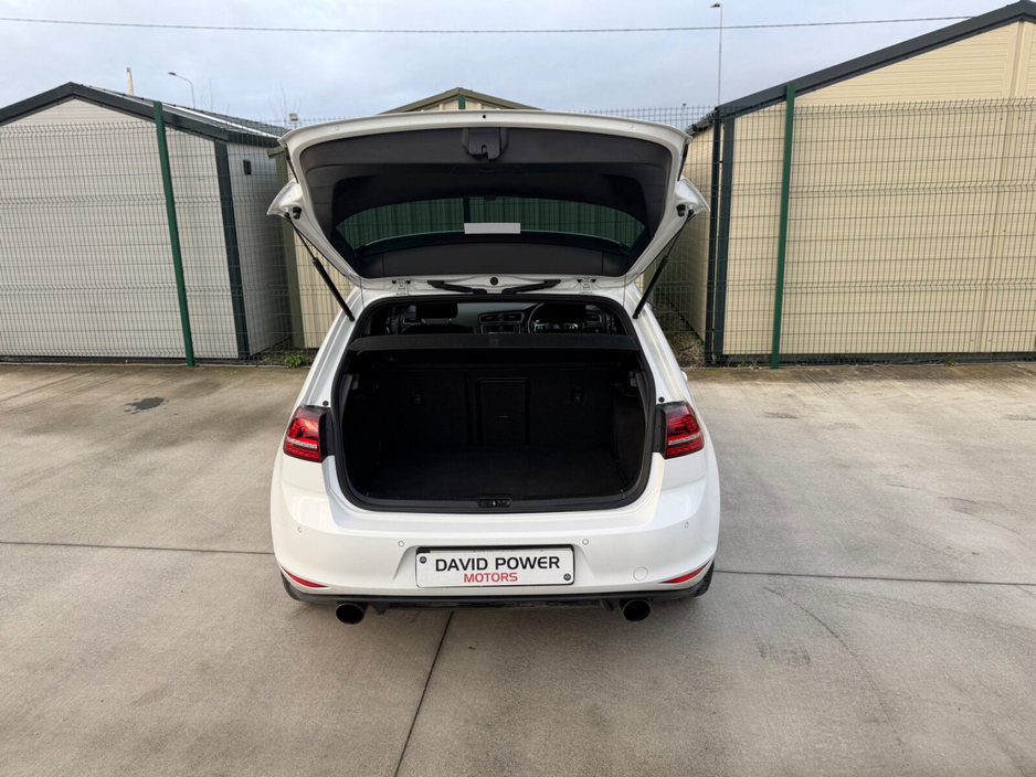 2016 Volkswagen Golf - image 6