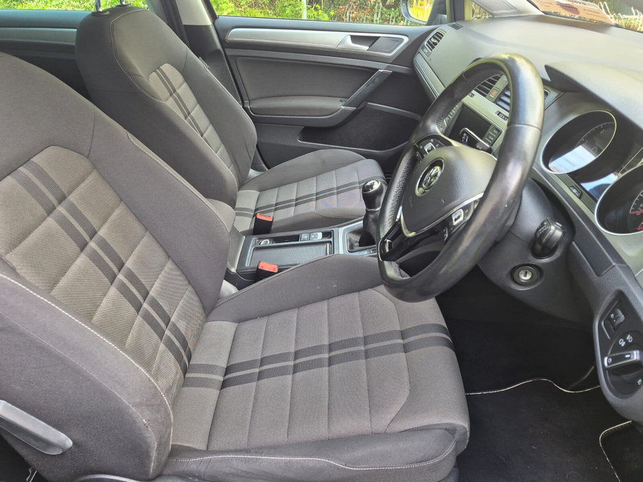 2016 Volkswagen Golf - image 16