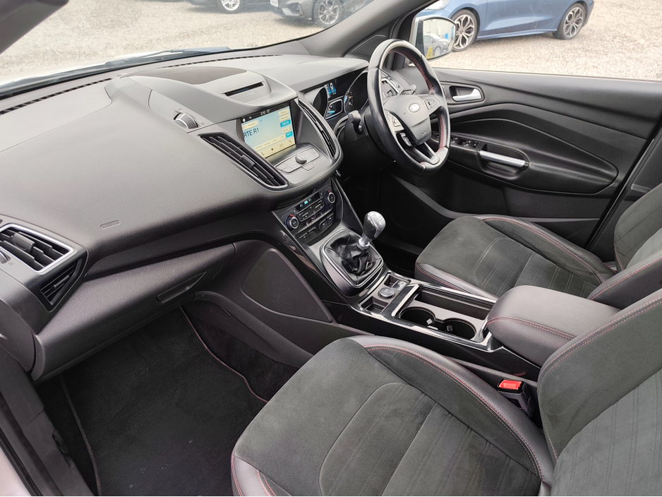 2018 Ford Kuga - image 9