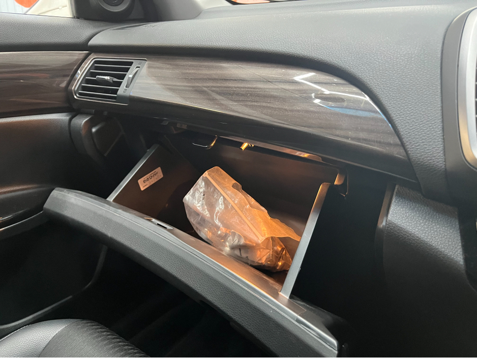 2017 Honda Accord - image 20