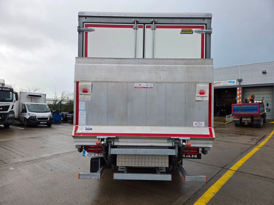 2025 MAN TGL 8.190 Curtain Side
