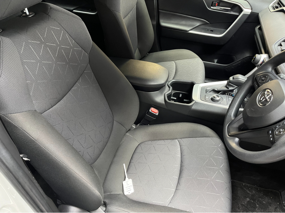 2024 Toyota Rav4 - image 11