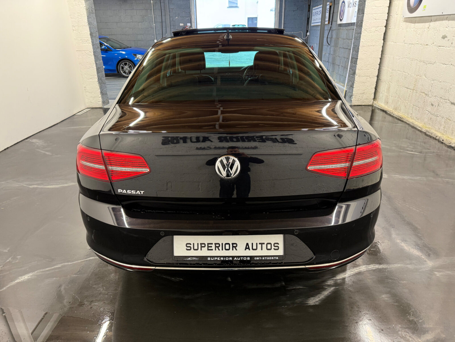 2019 Volkswagen Passat - image 6