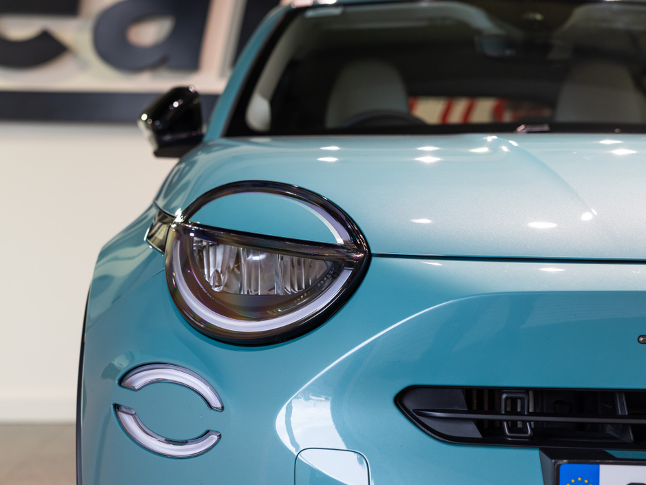 2025 Fiat 600 - image 7
