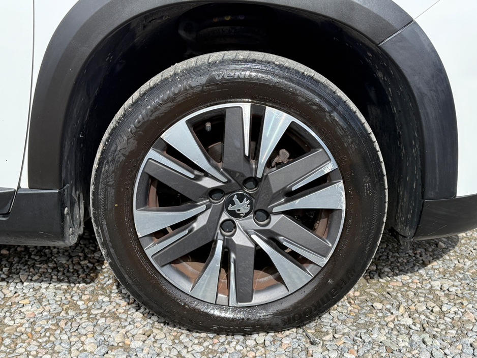 2016 Peugeot 2008 - image 9