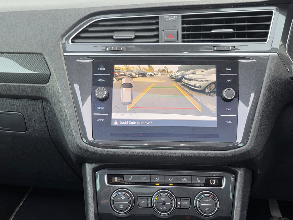 2019 Volkswagen Tiguan - image 14