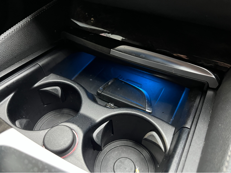 2022 BMW 5 Series - image 27