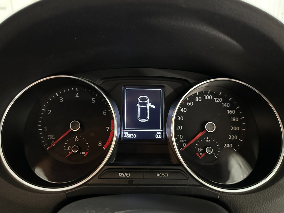 2016 Volkswagen Polo - image 22