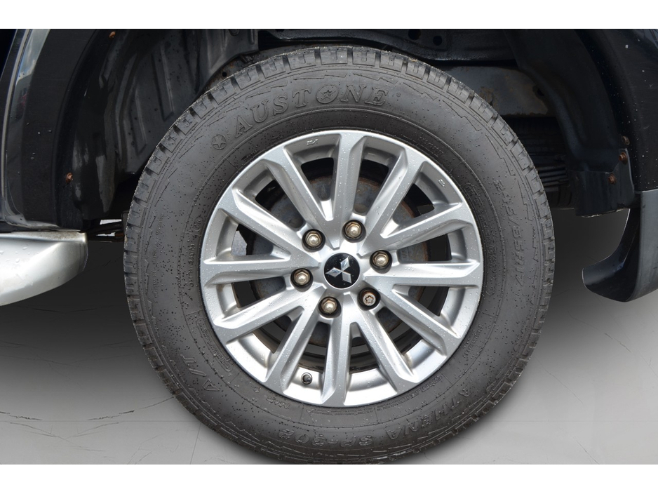 2018 Mitsubishi L200 - image 9