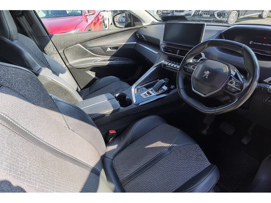 2022 Peugeot 3008 - image 8