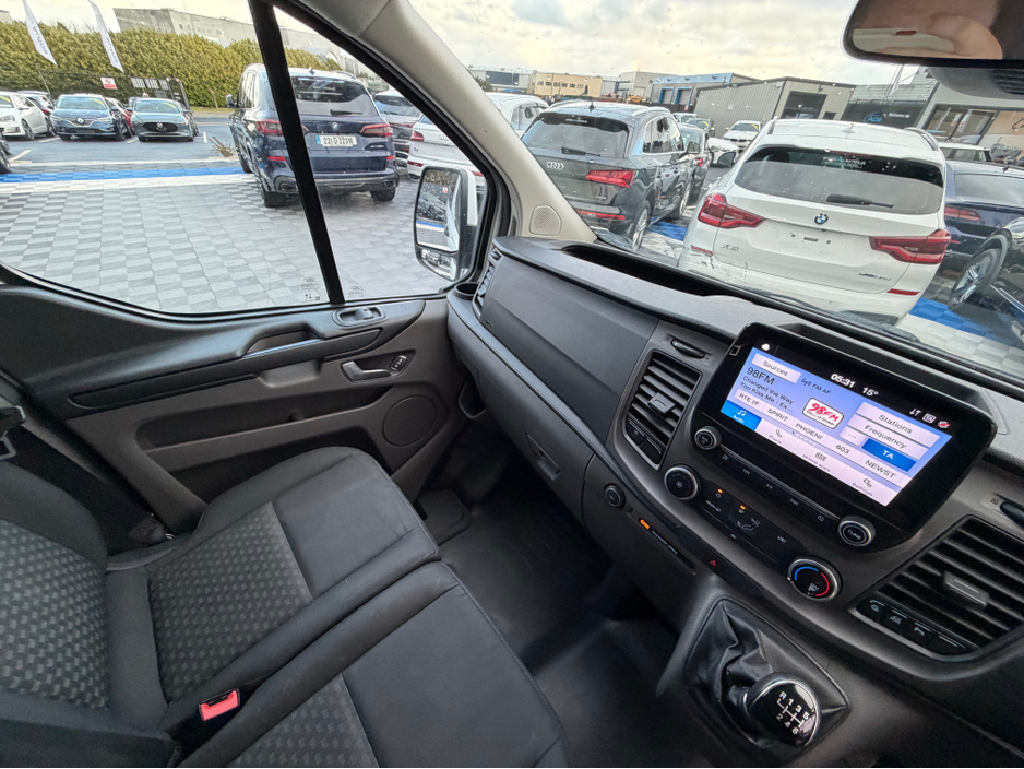 2021 Ford Transit Custom Kombi - image 24