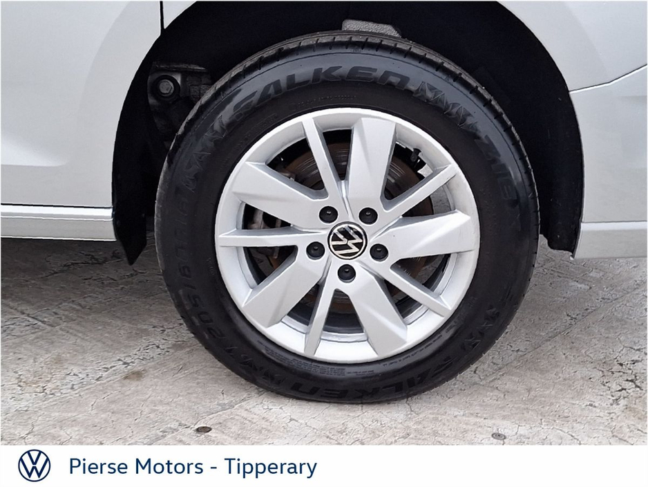 2025 Volkswagen Caddy Maxi Life - image 8