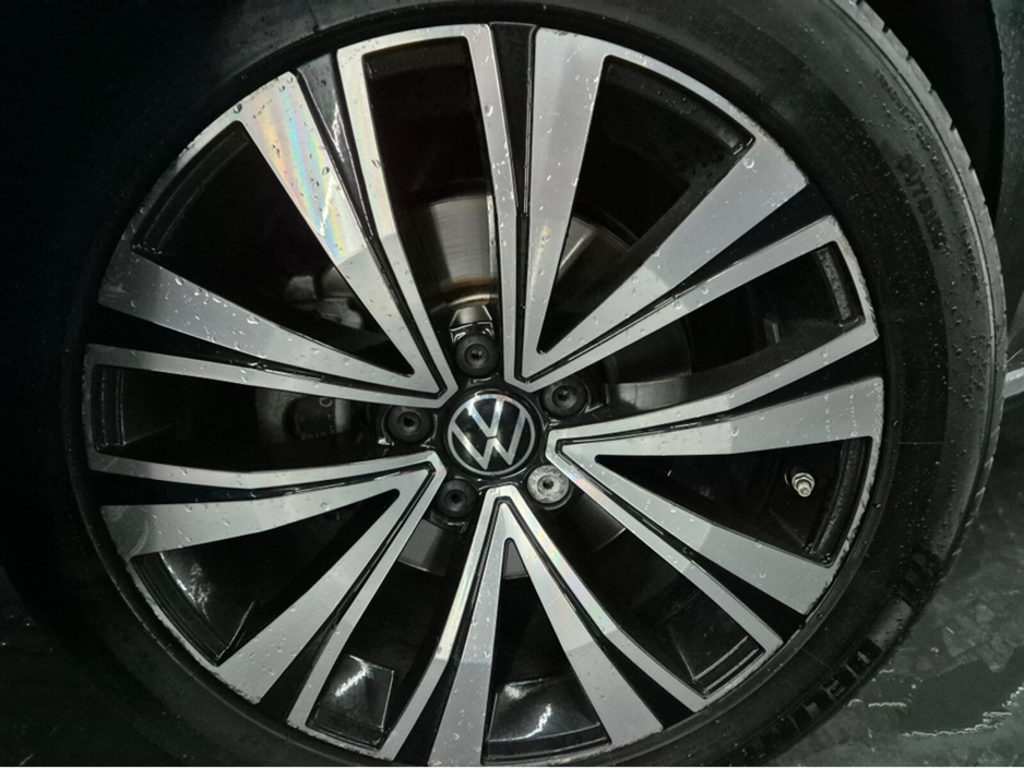 2023 Volkswagen Arteon - image 10