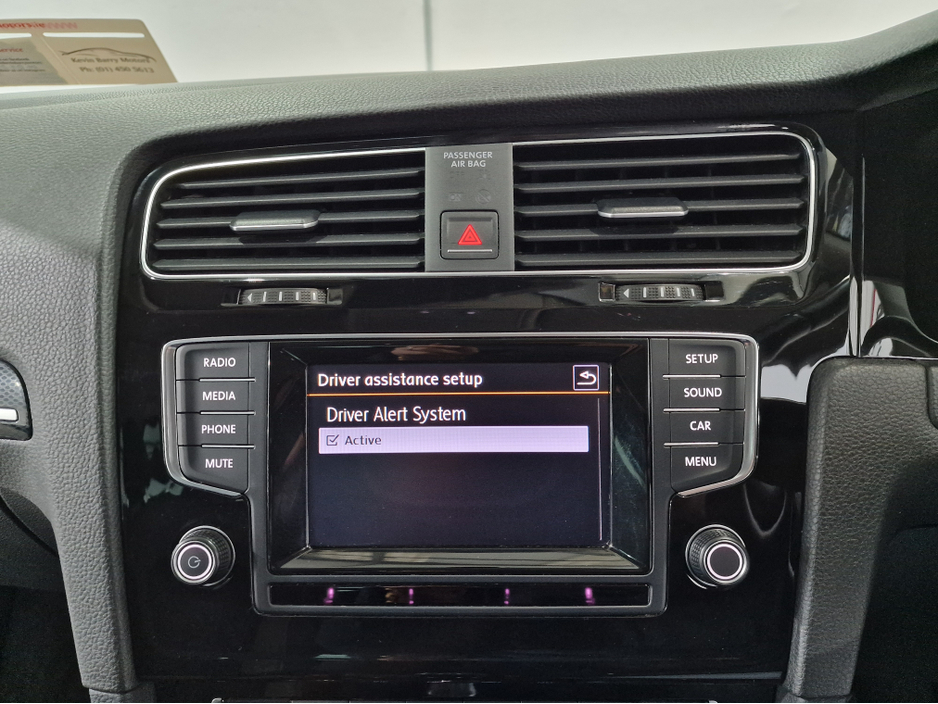 2013 Volkswagen Golf - image 15