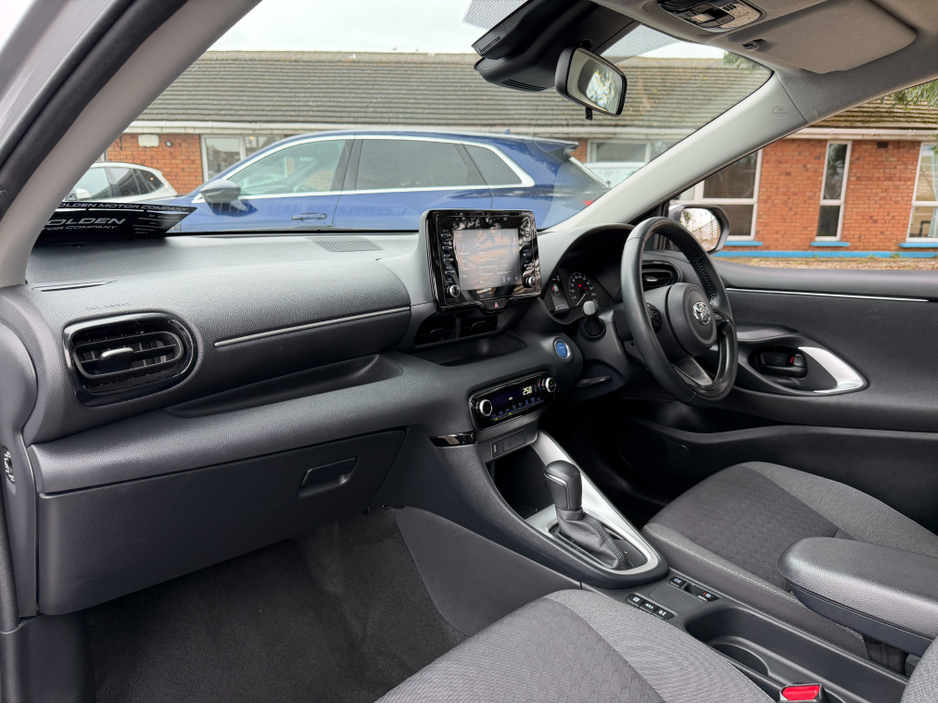 2023 Toyota Yaris - image 26