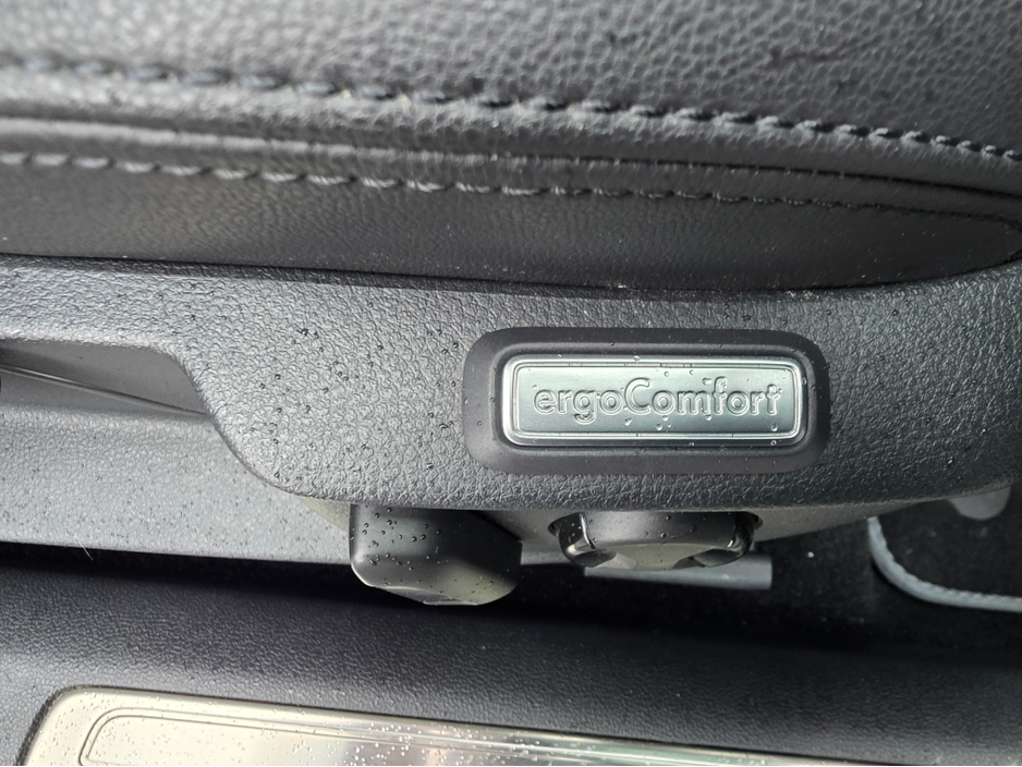 2020 Volkswagen Passat - image 21