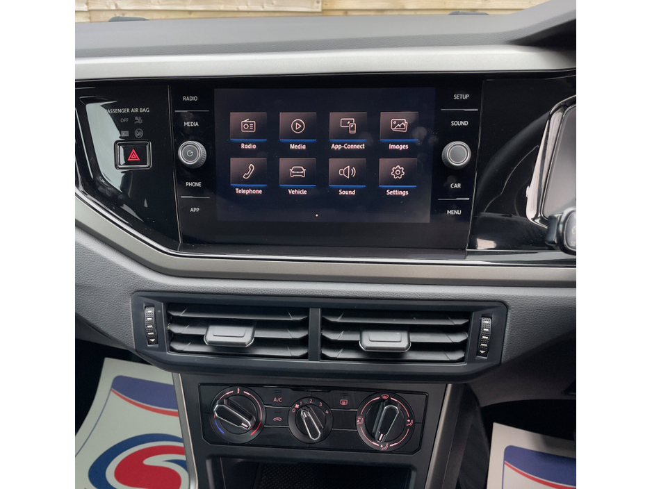 2018 Volkswagen Polo - image 10