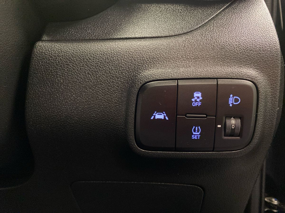 2022 Hyundai i10 - image 13