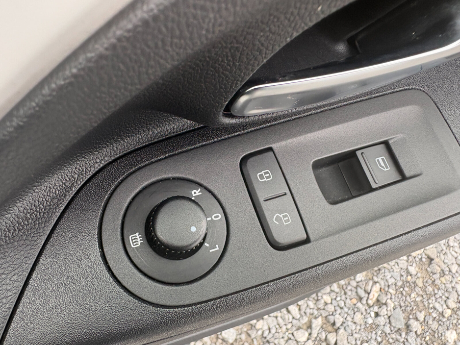 2015 Volkswagen up! - image 15