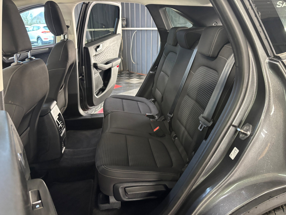 2021 Ford Kuga - image 14