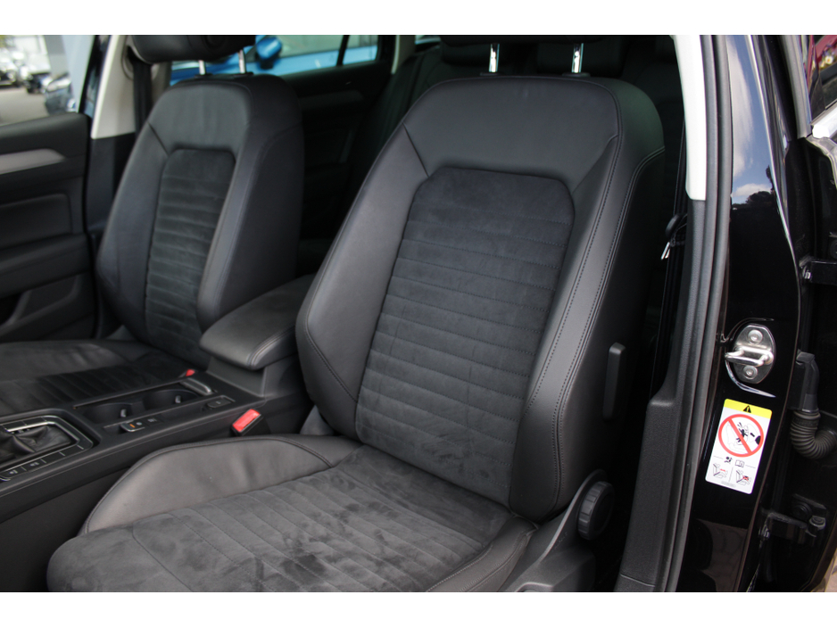 2018 Volkswagen Passat - image 23