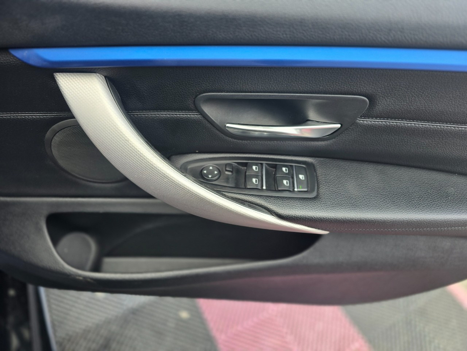 2020 BMW 4 Series - image 25