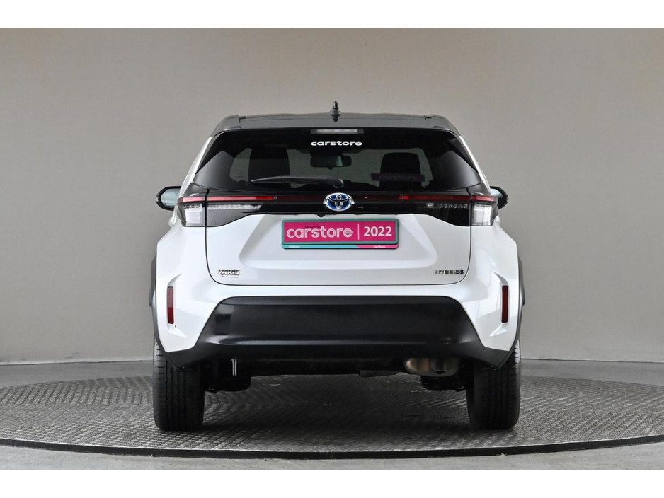 2022 Toyota Yaris Cross - image 8