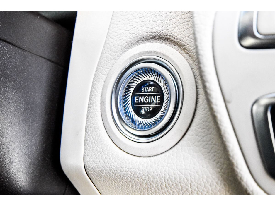 2022 Mercedes-Benz GLC Class - image 24