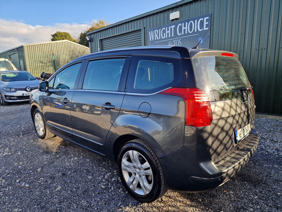 2015 Peugeot 5008 - image 8