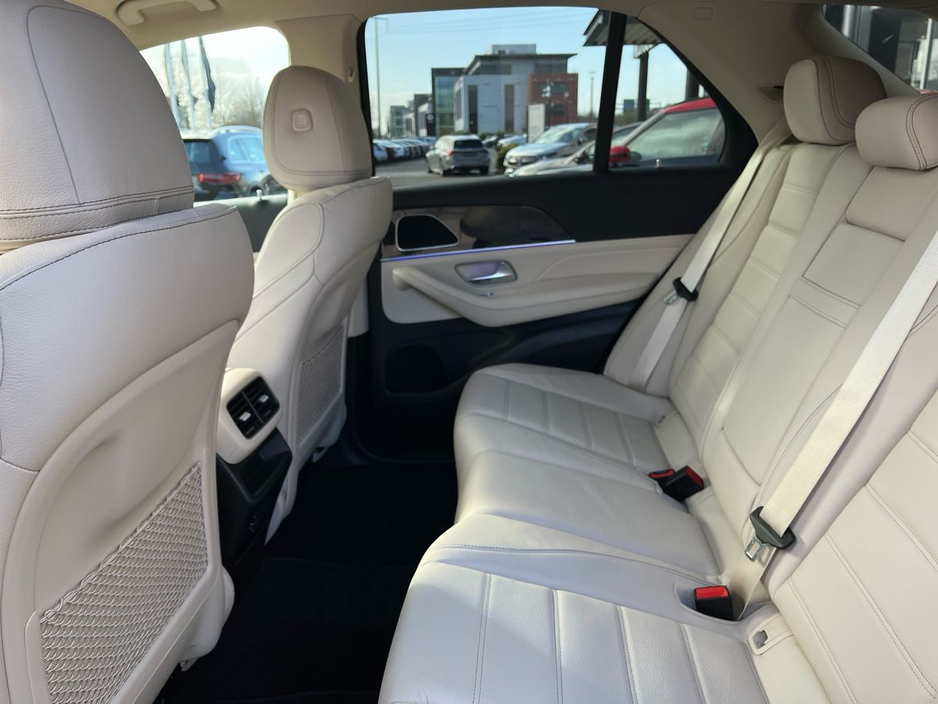 2022 Mercedes-Benz GLE Class - image 13