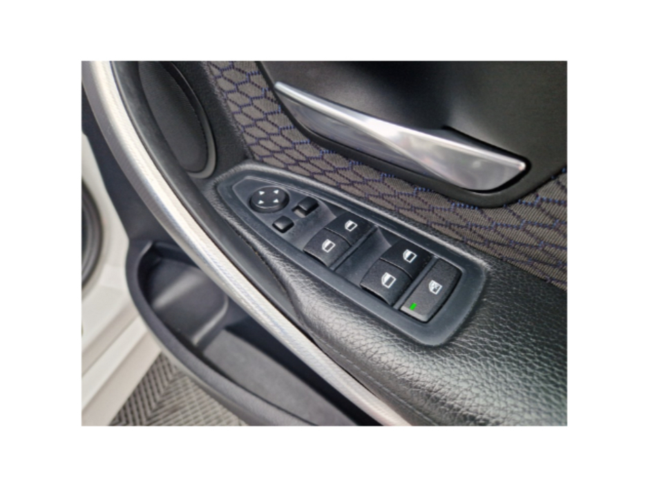 2013 BMW 3 Series - image 31