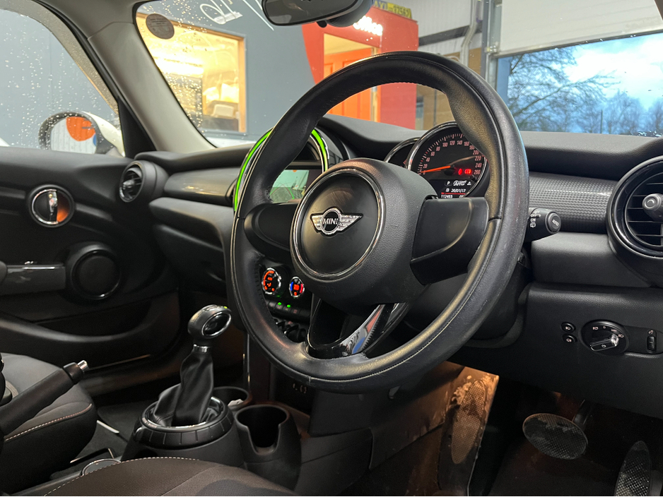 2016 MINI Cooper €12950! 2016 MINI COOPERD 5DOORS 1.5 AUTOMATIC REVERSE CAMERA AND MORE €12,950