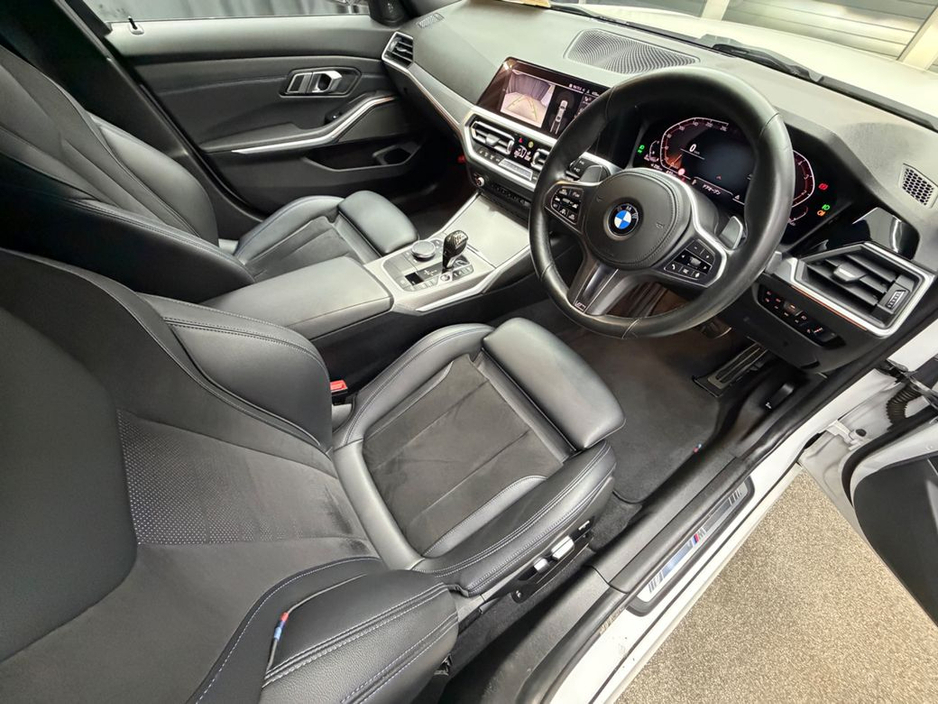 2019 BMW 3 Series - image 22