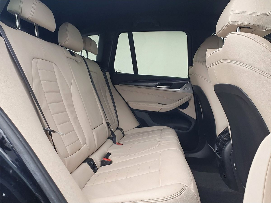 2022 BMW X3 - image 11