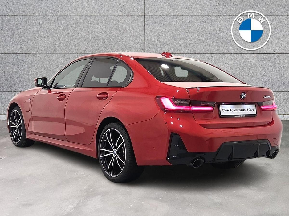 2024 BMW 3 Series - image 2