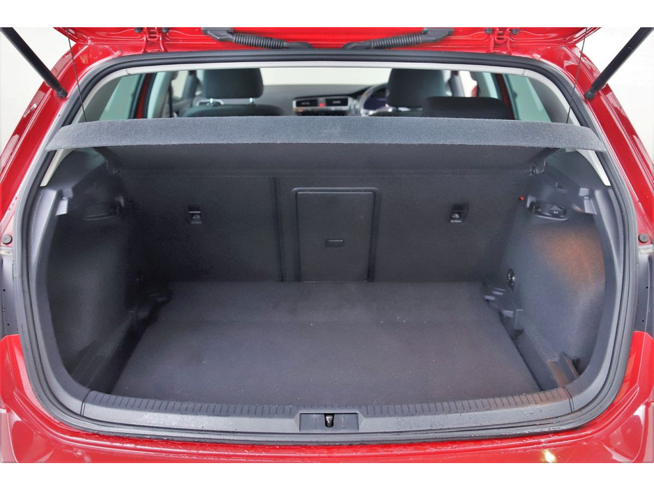 2019 Volkswagen Golf - image 28