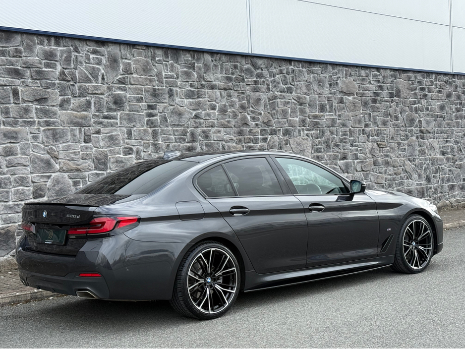 2021 BMW 5 Series - image 22