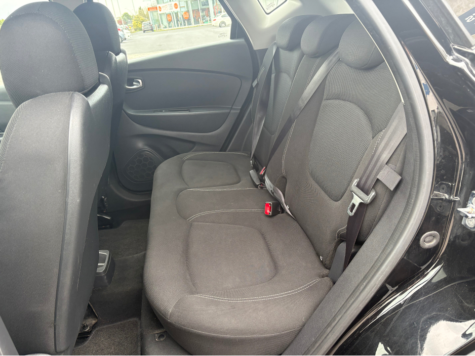 2019 Renault Captur - image 11