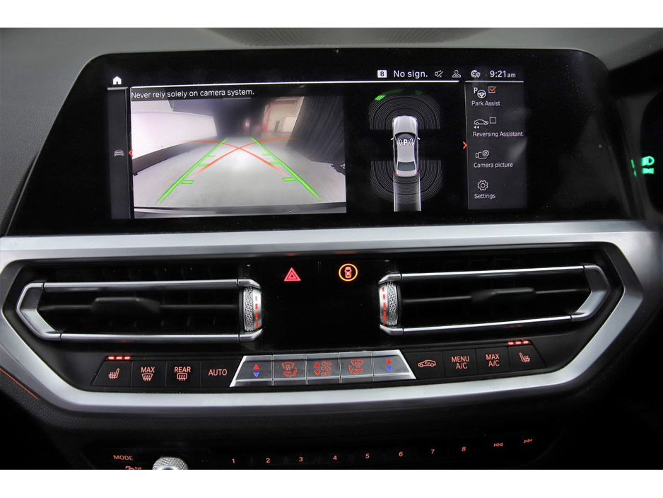 2020 BMW 3 Series - image 26