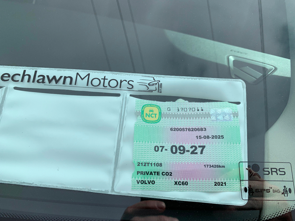 2021 Volvo XC60 - image 9