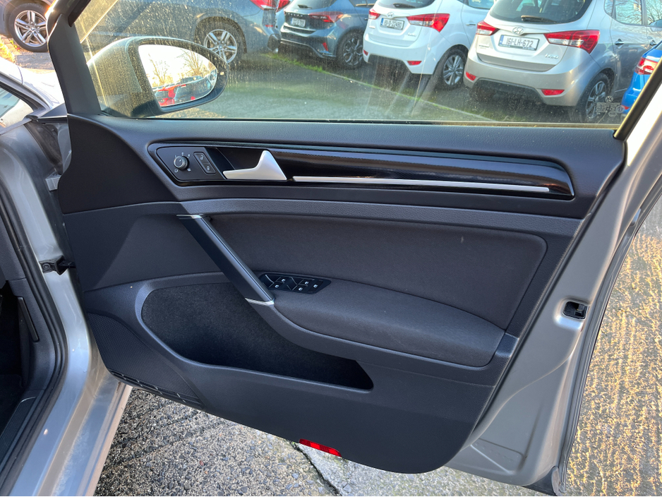 2016 Volkswagen Golf HIGHLINE AUTOMATIC 1.4 PETROL //KEYLESS ENTRY//REVERSE CAMERA//BLIND SPOT WARNING//ADAPTIVE CRUISE CONTROL// €15,950