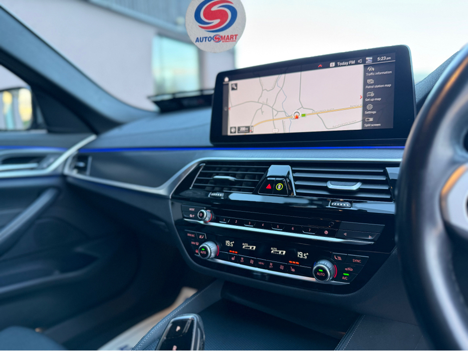 2022 BMW 5 Series - image 26