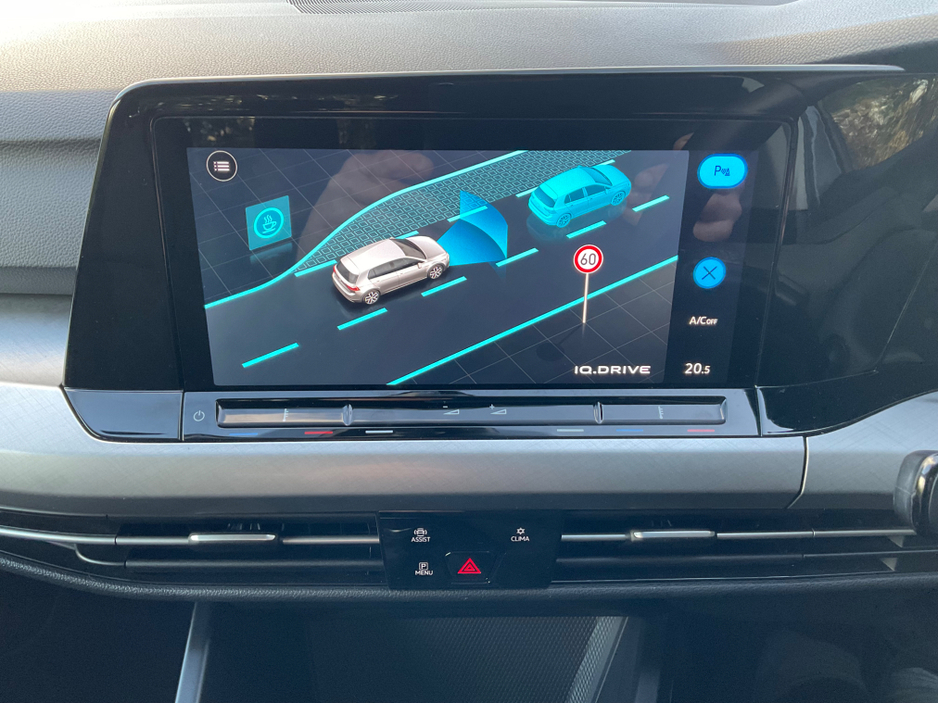 2022 Volkswagen Golf - image 22